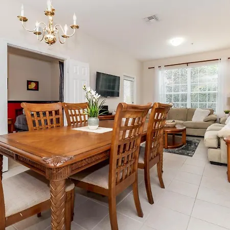2774 Almaton #204 Vila